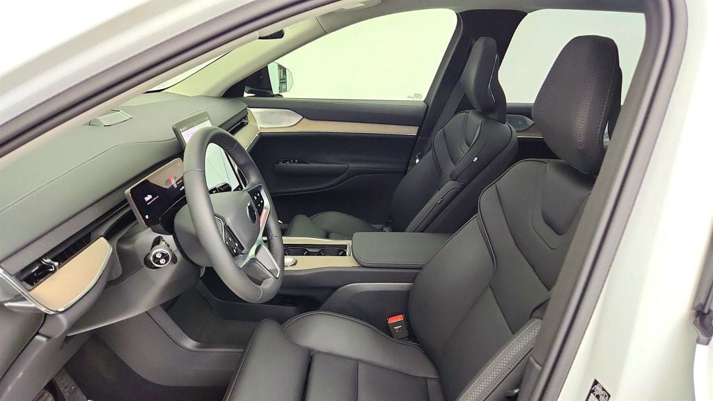 Used 2025 Volvo EX90 Ultra AWD/4WD image 20
