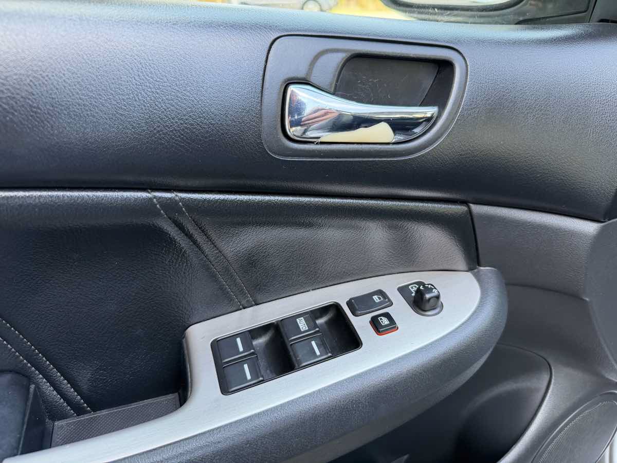 Used 2005 Honda Accord EX-L image 25