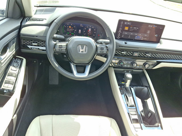 Used 2024 Honda Accord Touring image 11