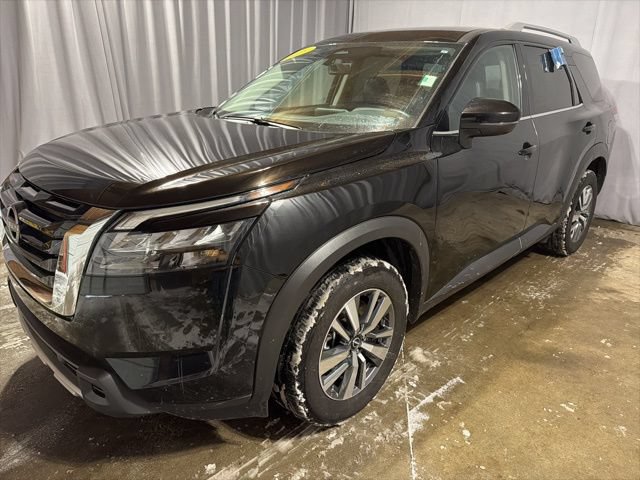 Used 2025 Nissan Pathfinder SL AWD/4WD image 4