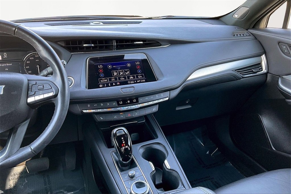 Used 2022 Cadillac XT4 Premium Luxury w/ Enhanced Visibility Package image 6