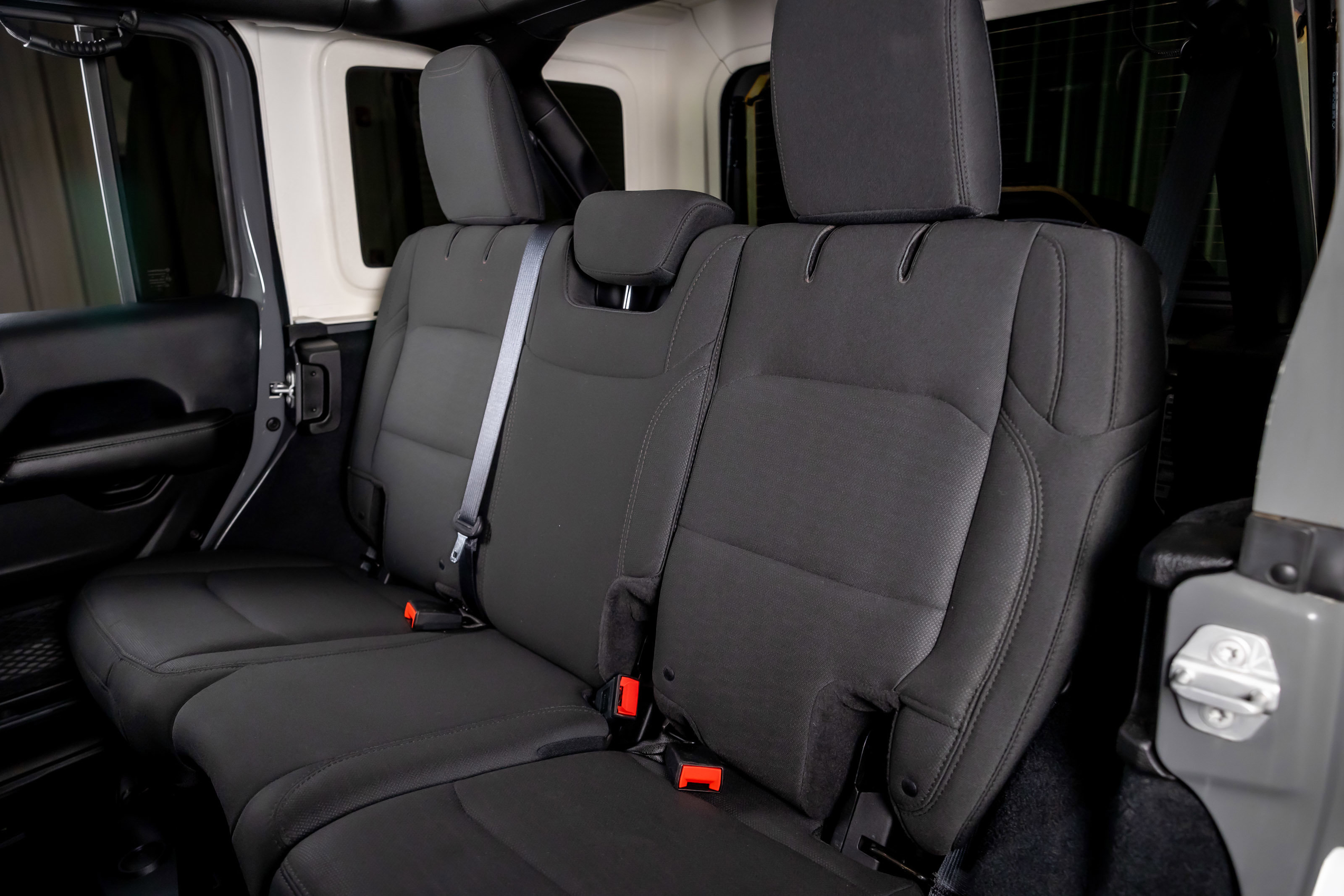 Used 2019 Jeep Wrangler Unlimited Sahara image 19