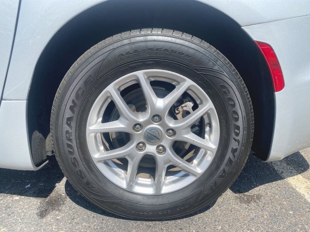Used 2024 Chrysler Pacifica Touring-L FWD image 30