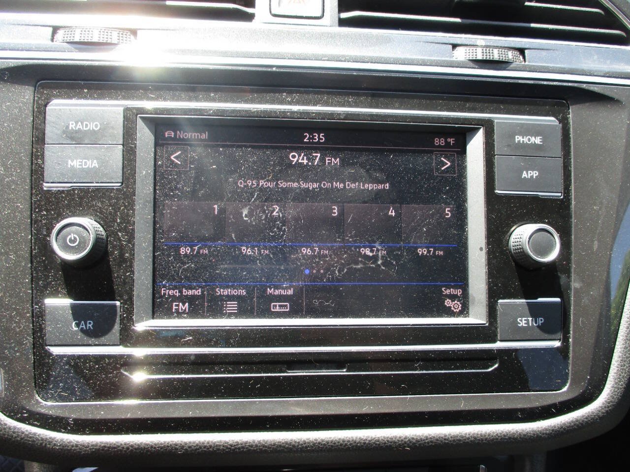 Used 2018 Volkswagen Tiguan S AWD/4WD image 9