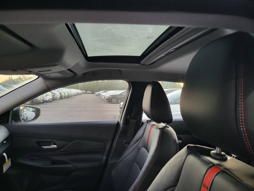 New 2026 Nissan Sentra SR w/ SR Premium Package FWD image 8
