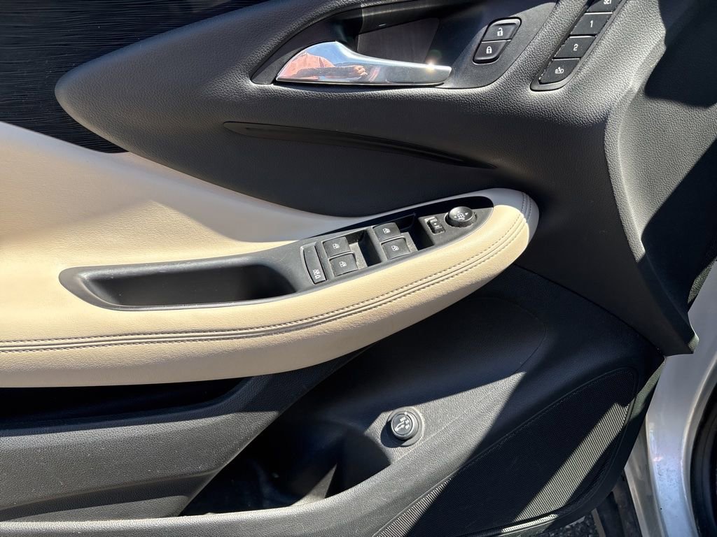 Used 2017 Buick Envision Essence FWD image 13