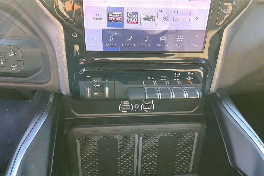 Used 2025 RAM 2500 Laramie AWD/4WD image 30