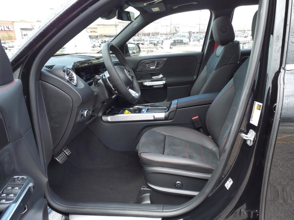 Used 2024 Mercedes-Benz GLB 35 AMG 4MATIC image 9