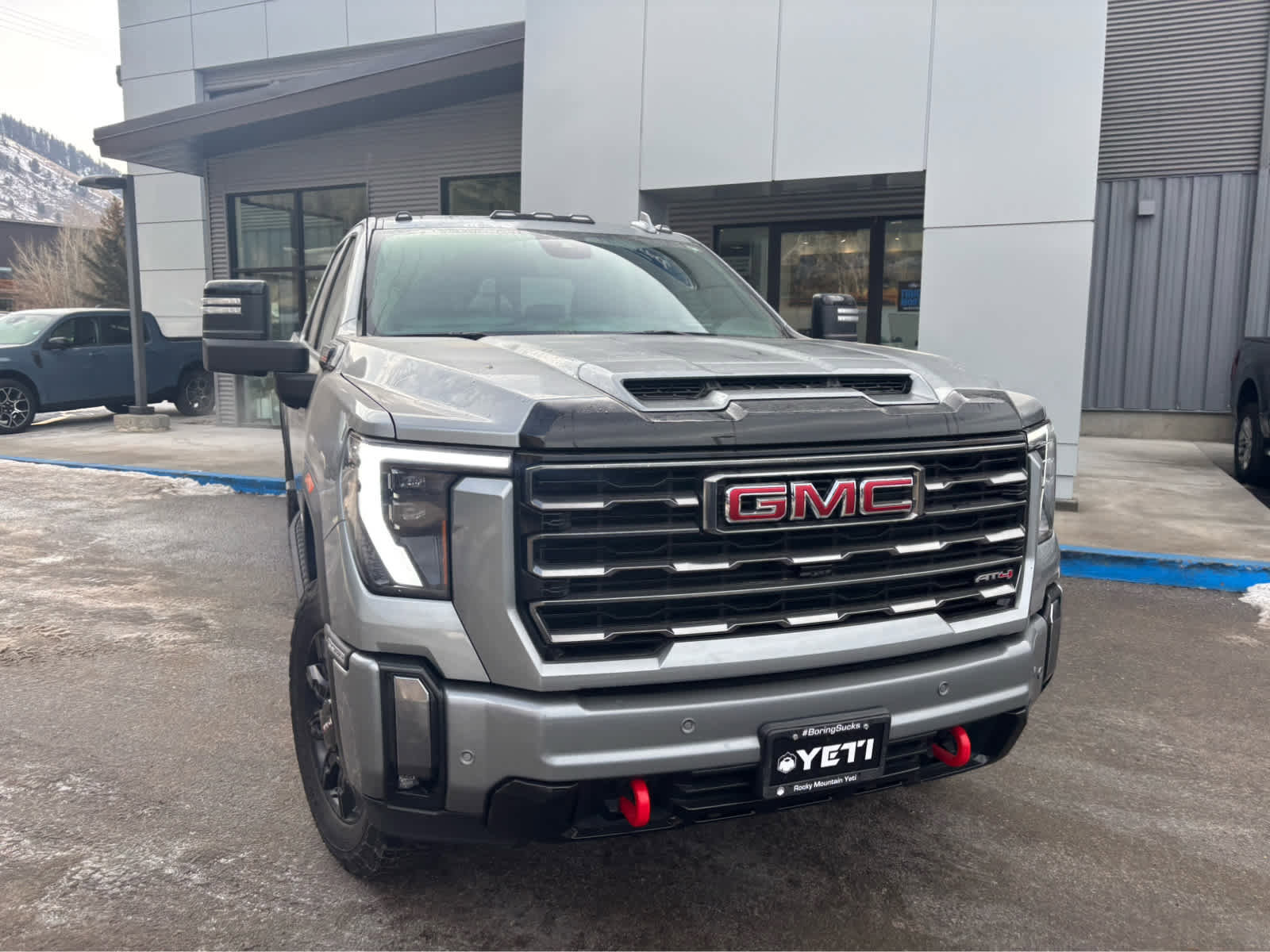 Used 2024 GMC Sierra 2500 AT4 w/ AT4 Premium Plus Package image 4