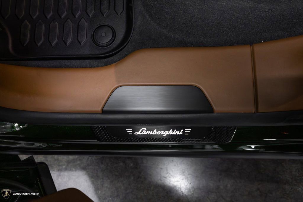 New 2025 Lamborghini Urus SE image 39