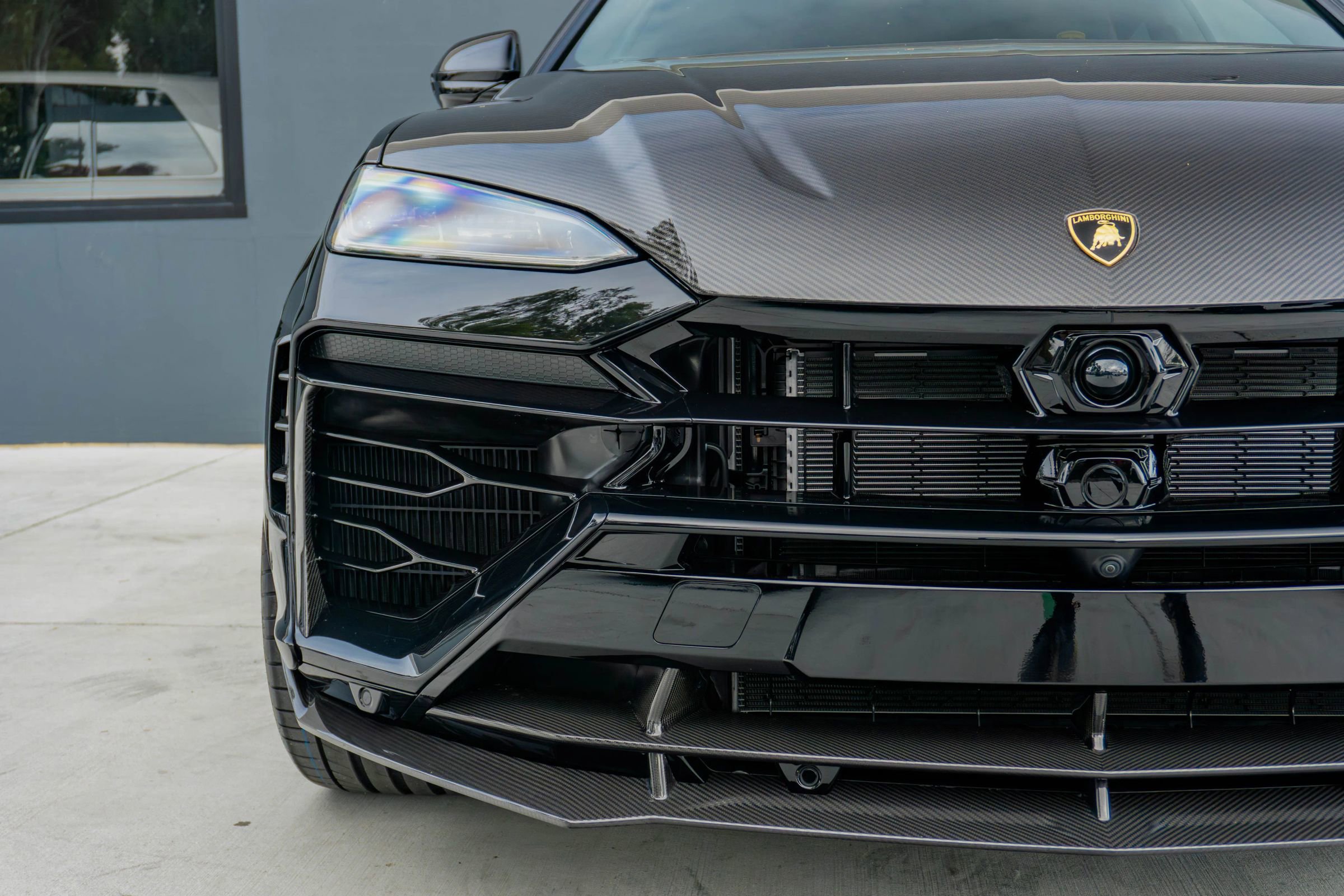 Used 2025 Lamborghini Urus SE image 32