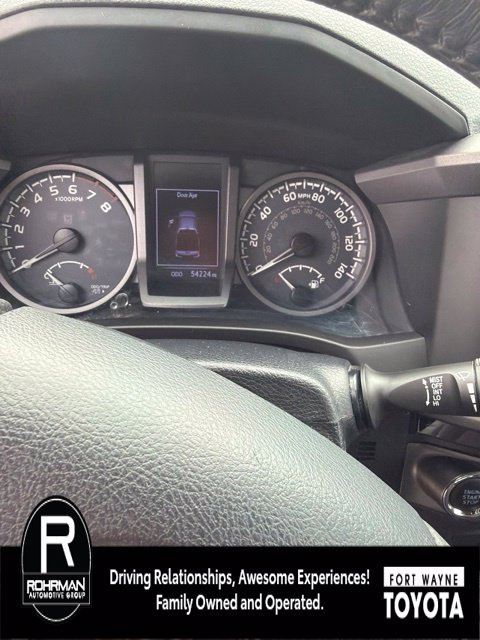 Used 2017 Toyota Tacoma TRD Sport w/ Tow Package (A/T) AWD/4WD image 6