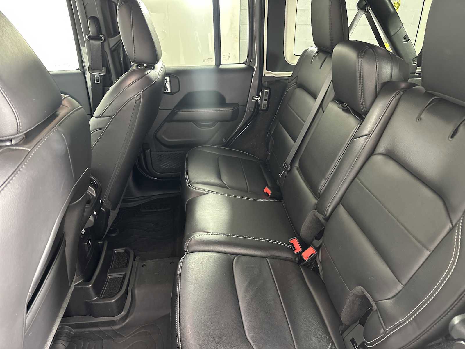 Used 2020 Jeep Wrangler Unlimited Sahara image 56