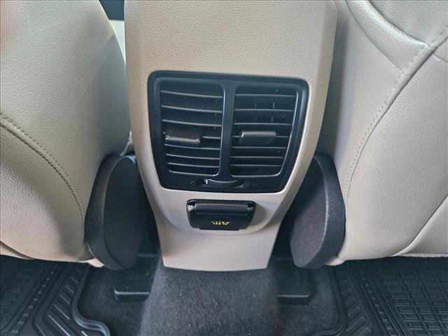 Used 2017 Ford Escape Titanium FWD image 18