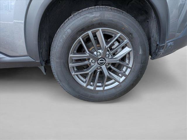 Used 2023 Nissan Rogue S AWD/4WD image 20
