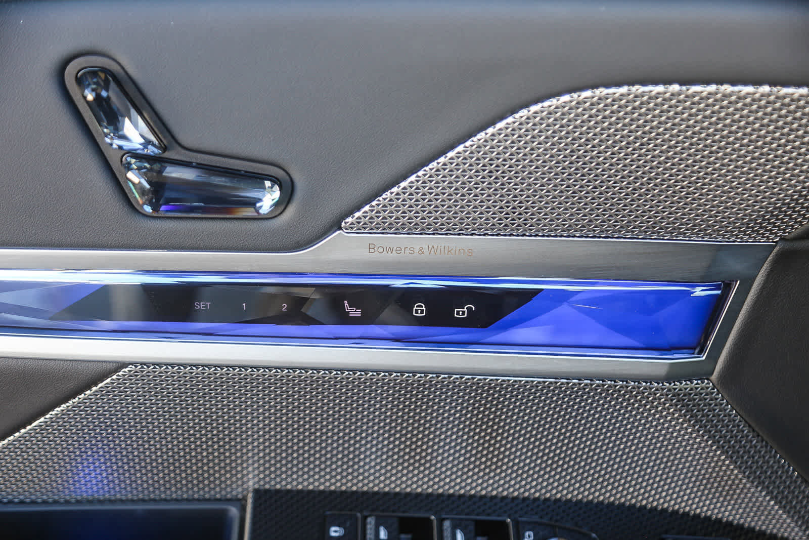 Used 2025 BMW i7 eDrive50 w/ M Sport Package image 18