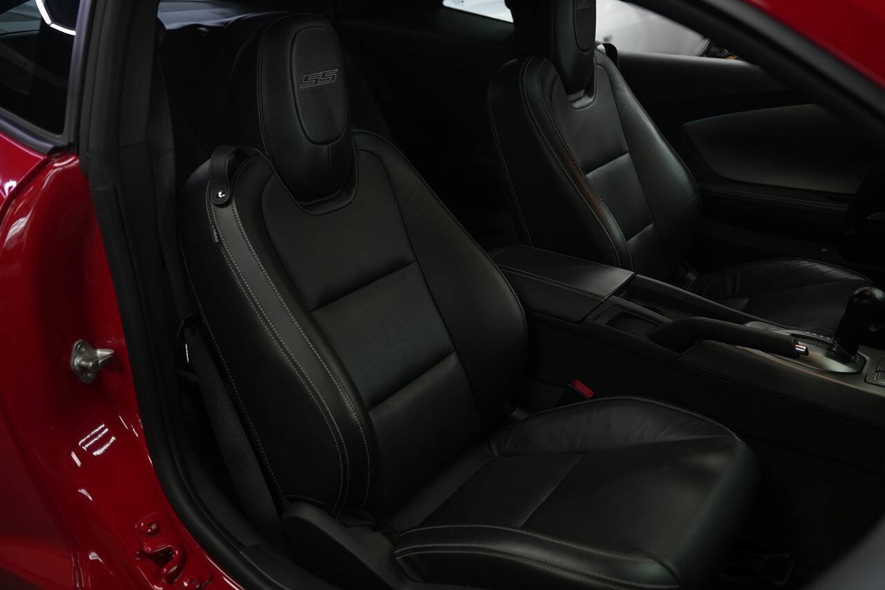 Used 2010 Chevrolet Camaro SS w/ RS Package RWD image 28