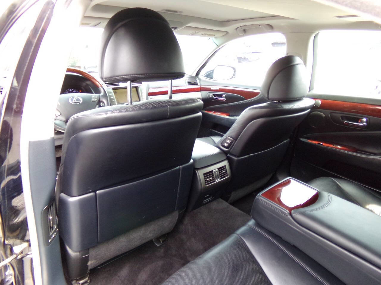 Used 2010 Lexus LS 460 AWD image 10