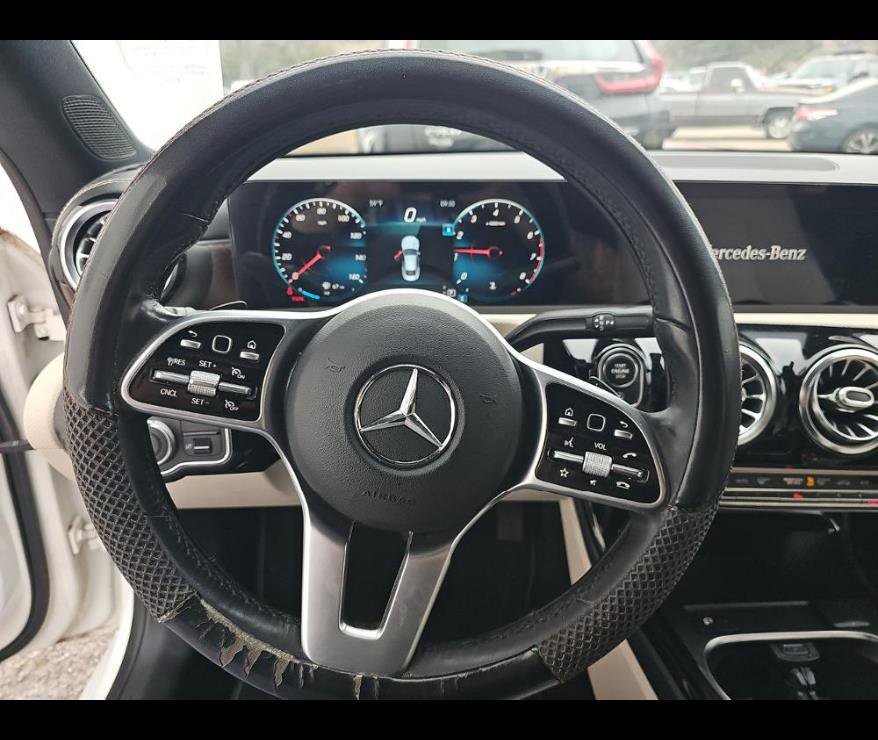 Used 2021 Mercedes-Benz CLA 250 4MATIC w/ Premium Package image 4