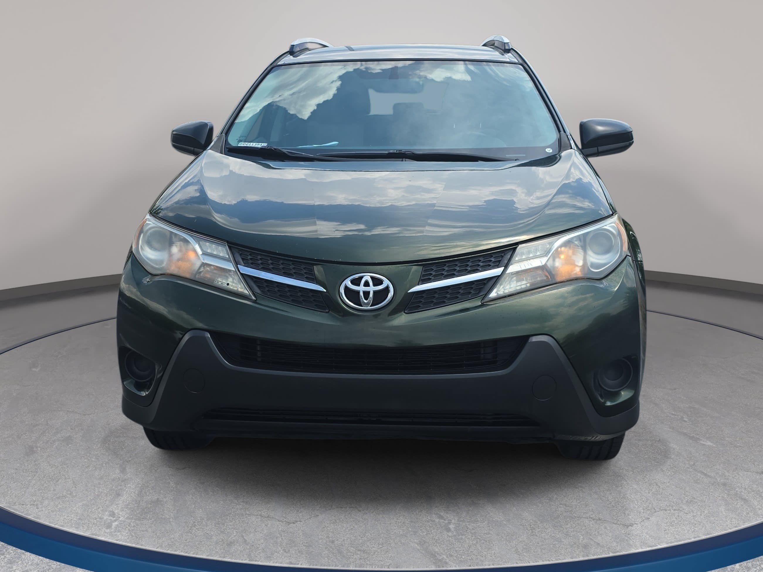 Used 2013 Toyota RAV4 LE FWD image 2