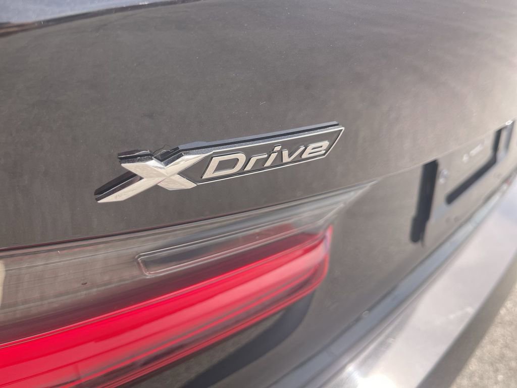Used 2025 BMW 330i xDrive Sedan image 12