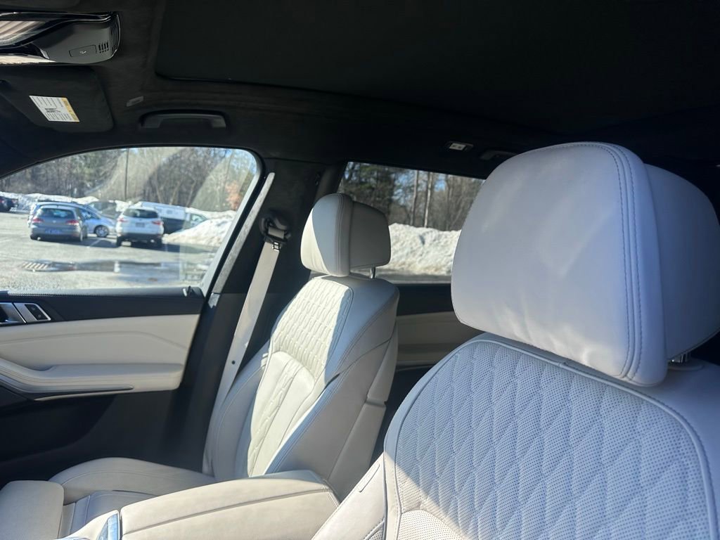 Used 2024 BMW X7 M60i w/ Climate Comfort Package image 13
