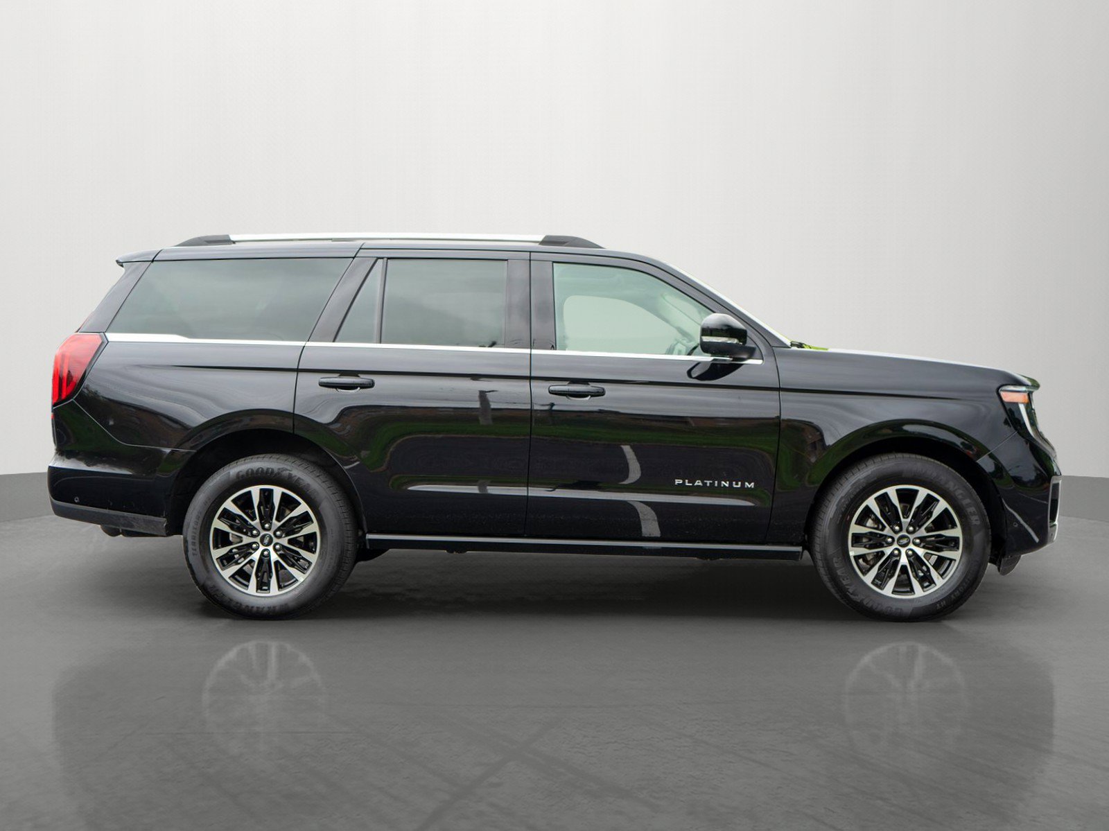 Used 2025 Ford Expedition Platinum AWD/4WD image 8