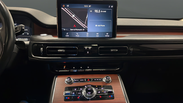 Used 2021 Lincoln Aviator Reserve w/ Class IV Trailer Tow Package AWD/4WD image 13