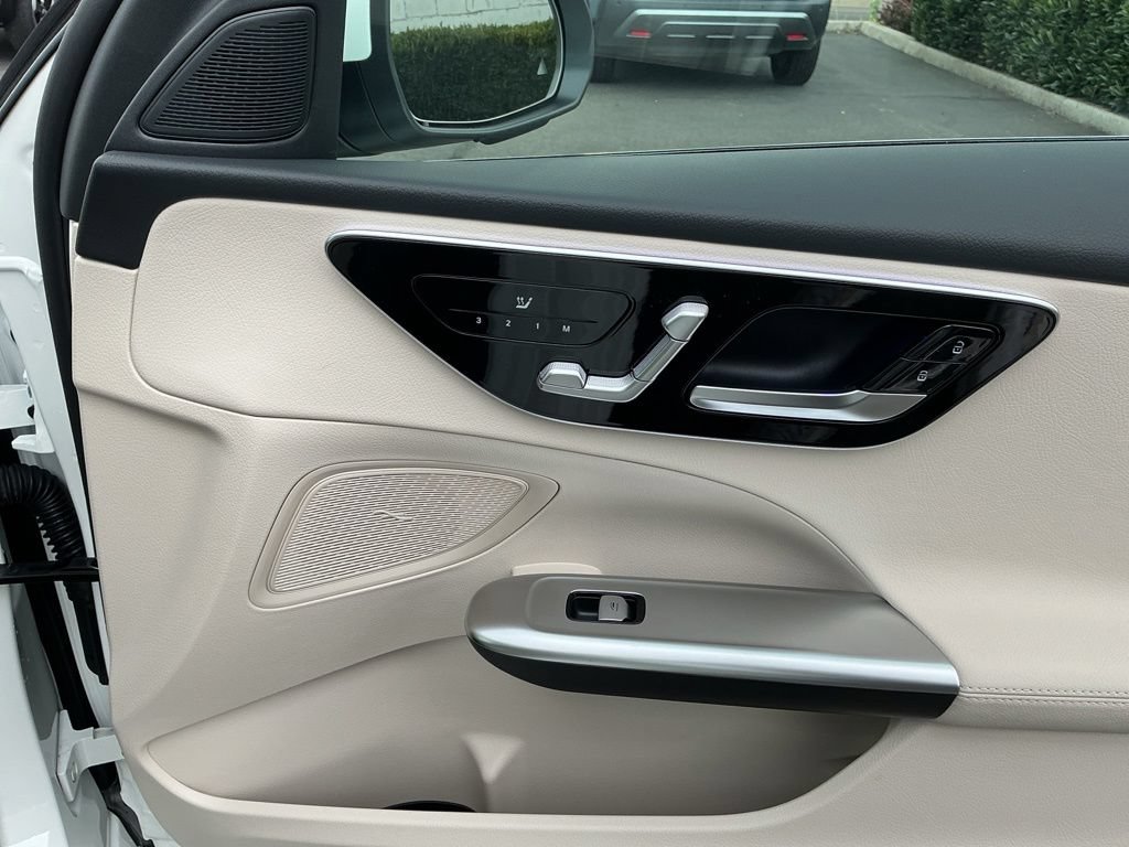 New 2026 Mercedes-Benz C 300 4MATIC Sedan image 18