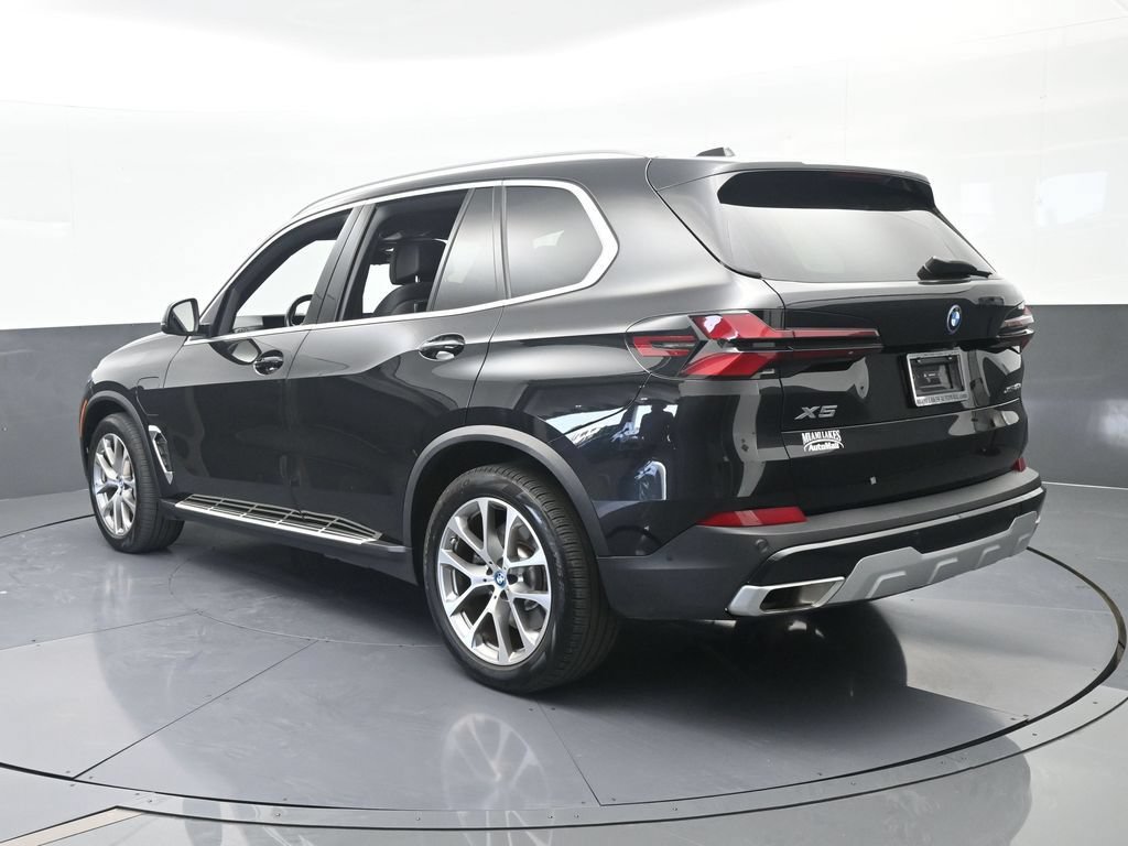 Used 2025 BMW X5 xDrive50e AWD/4WD image 4