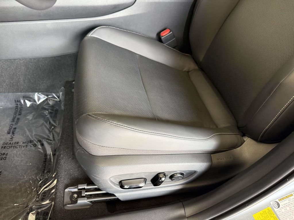 Used 2025 Lexus UX 300h AWD w/ Accessory Package (Z1) image 3