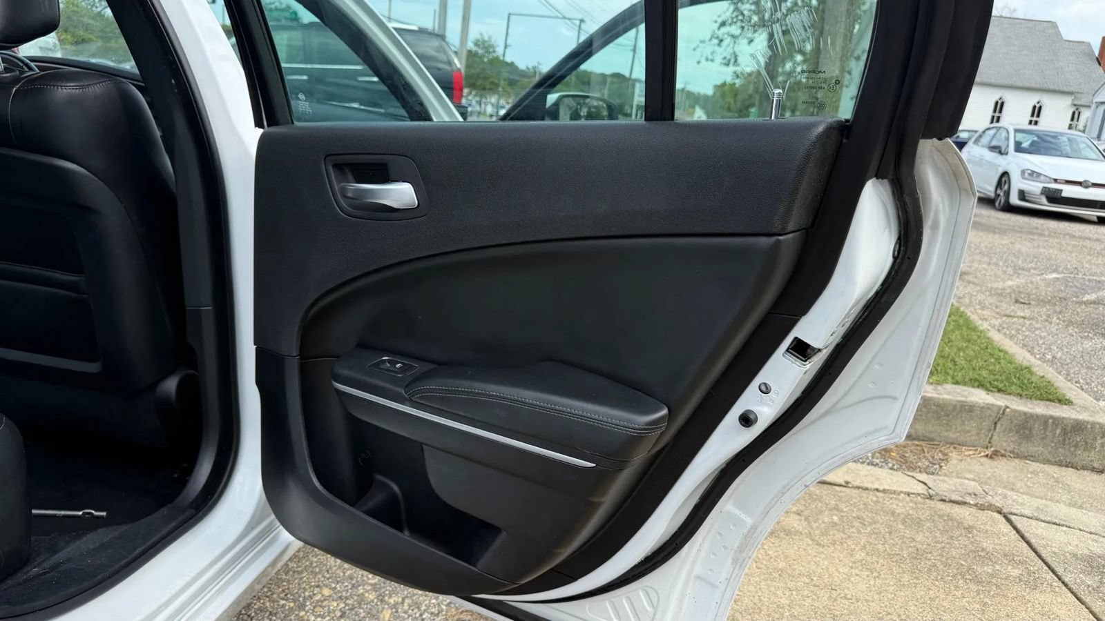 Used 2020 Dodge Charger SXT w/ Leather Interior Group RWD image 16