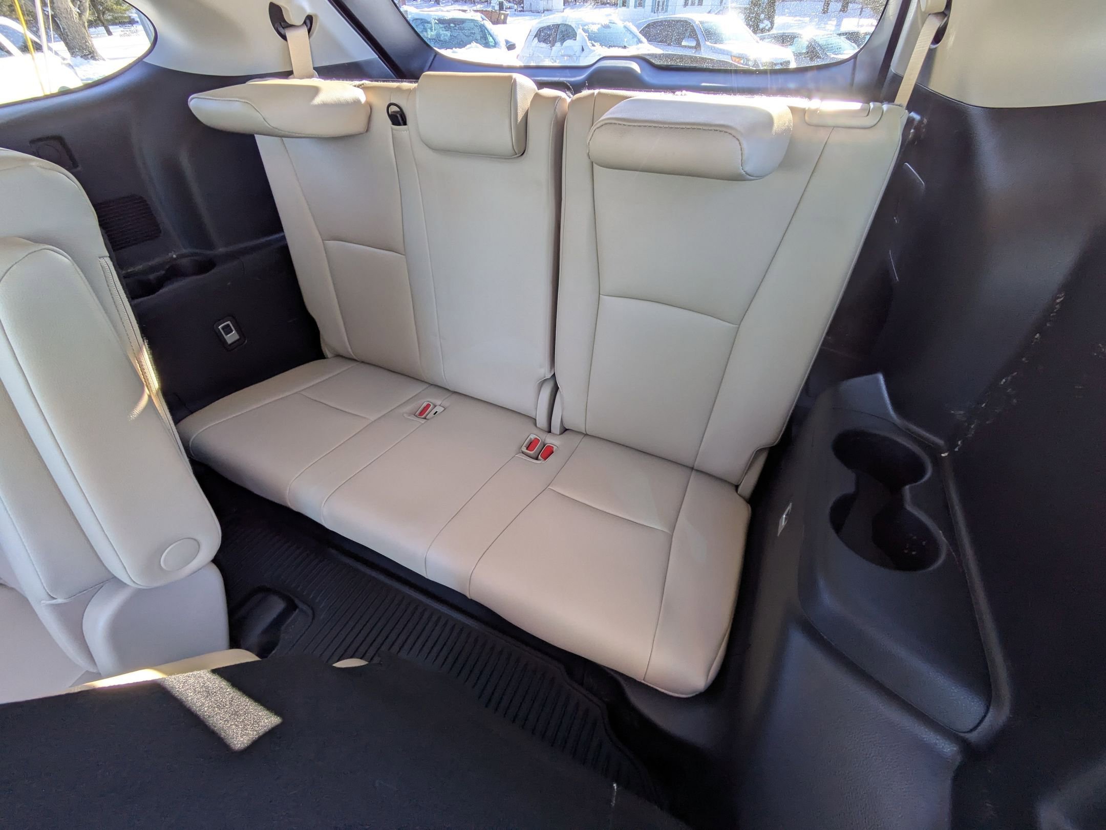 Used 2023 Toyota Highlander XLE image 19