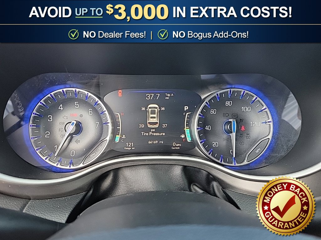 Used 2024 Chrysler Pacifica Touring-L FWD image 24