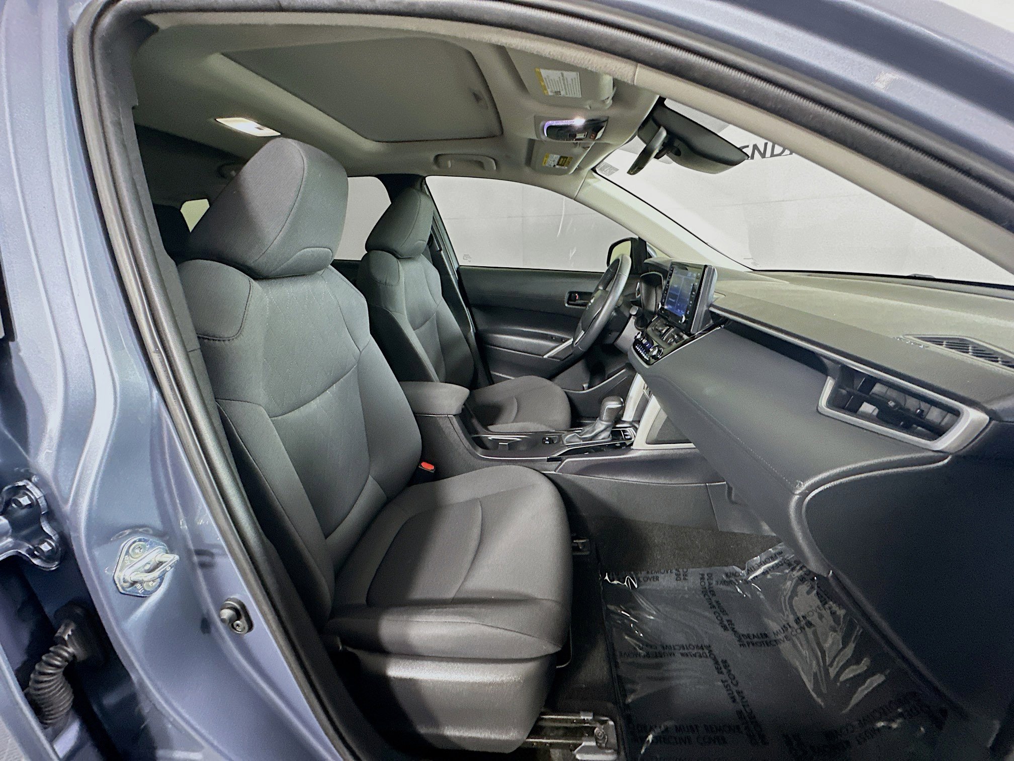 Used 2022 Toyota Corolla Cross LE image 28