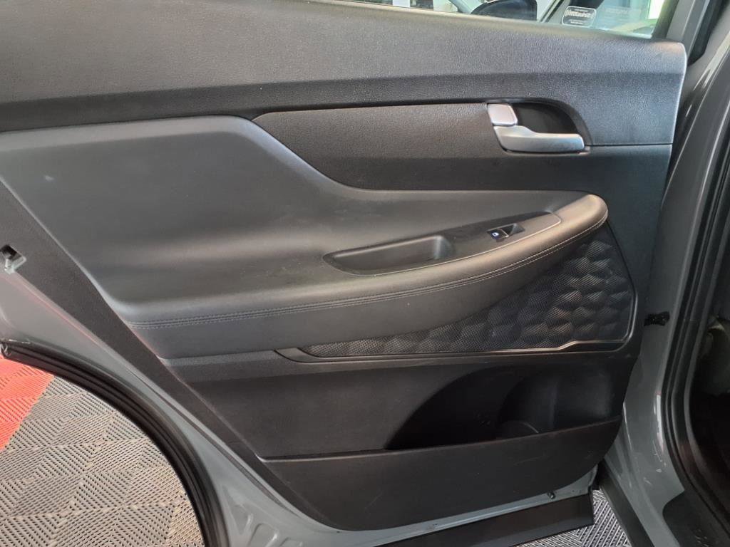 Used 2023 Hyundai Santa Fe SEL image 16