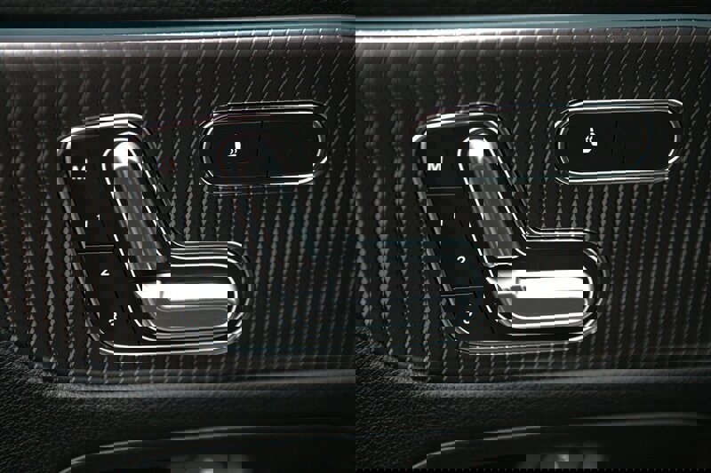 Used 2021 Mercedes-Benz GLA 250 4MATIC w/ Premium Package image 10