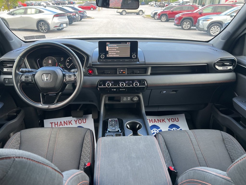 Used 2025 Honda Pilot Sport image 26
