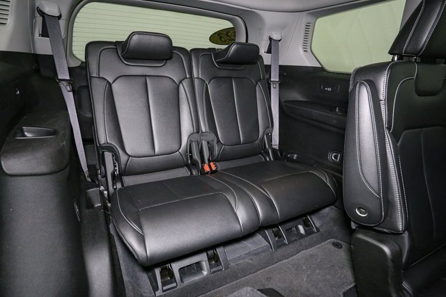 Used 2023 Jeep Grand Cherokee L Limited image 21