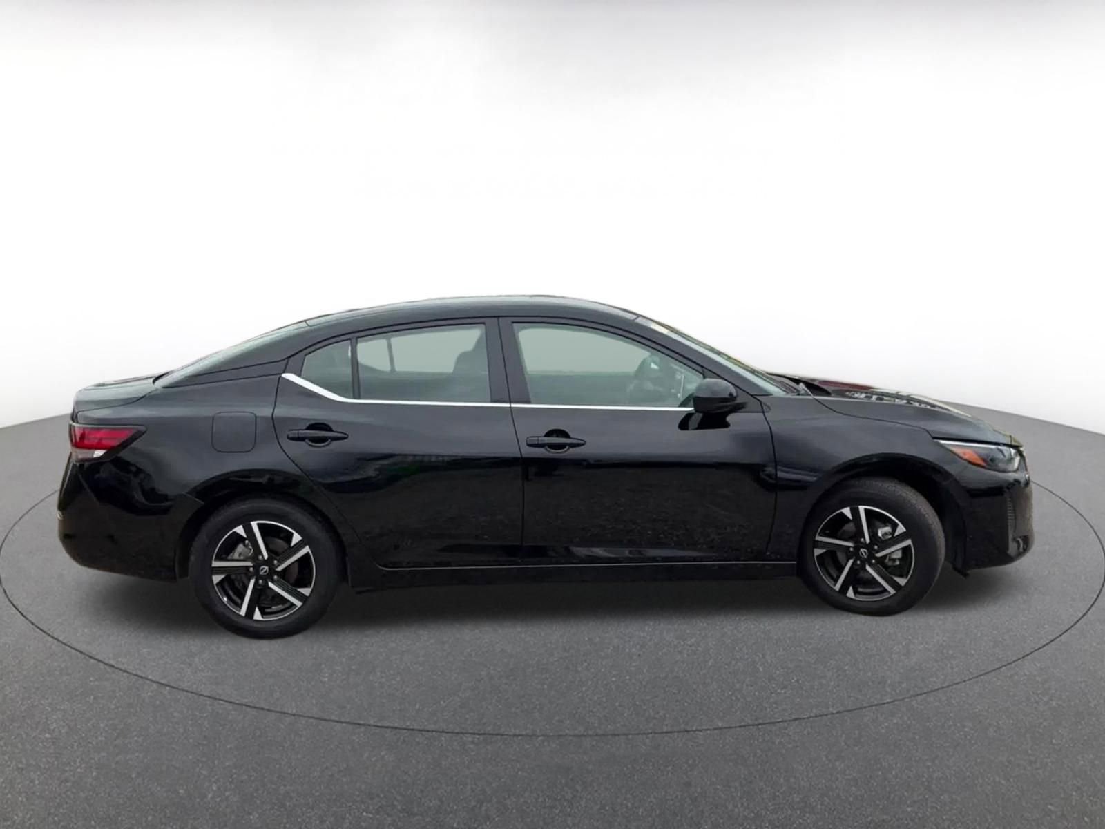 Used 2025 Nissan Sentra SV FWD image 13
