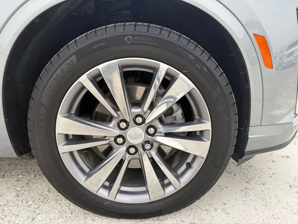 Certified 2024 Cadillac XT6 Premium Luxury w/ LPO, Floor Liner Package image 17