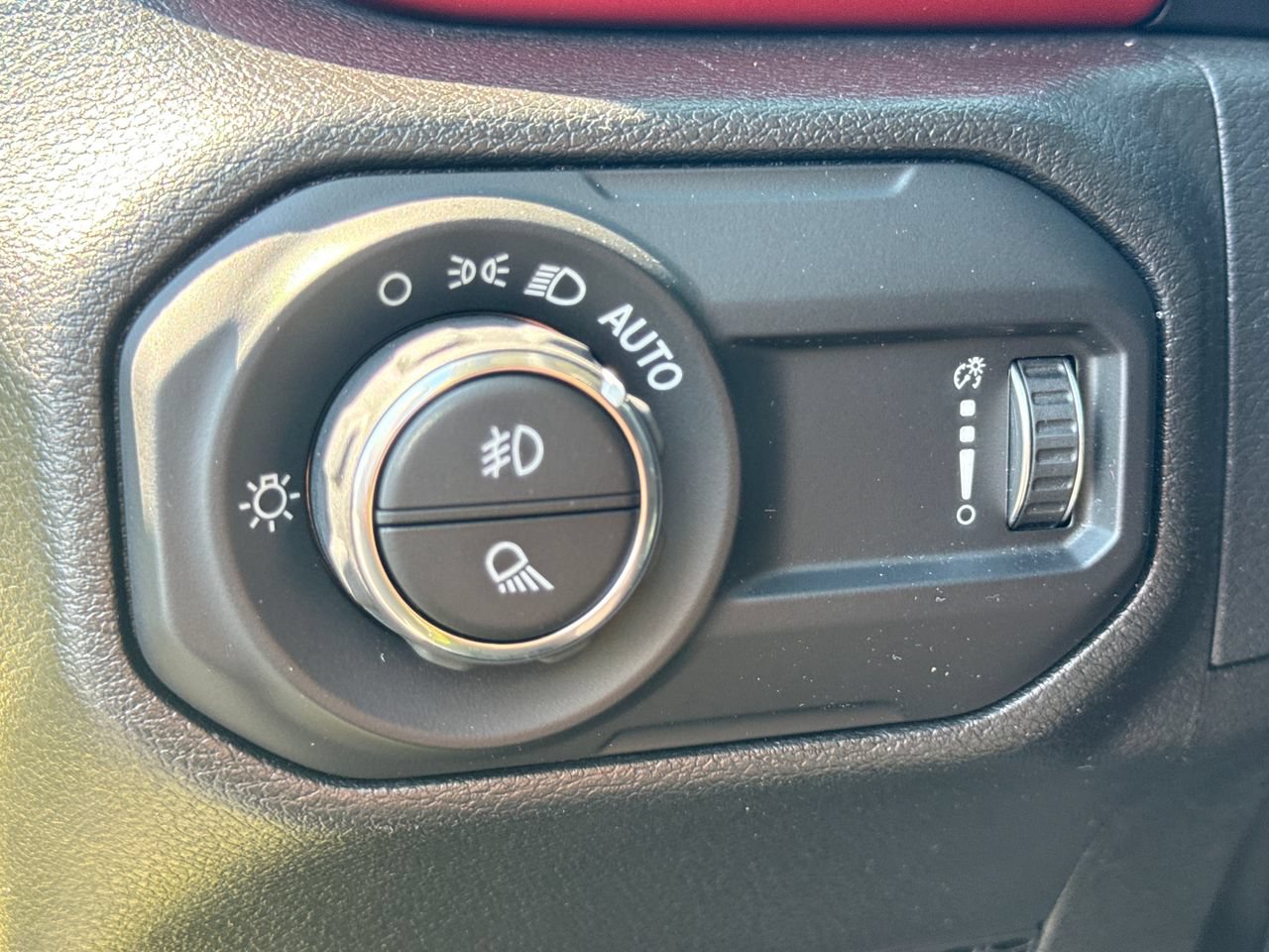 Used 2023 Jeep Gladiator Rubicon w/ Cold Weather Group AWD/4WD image 16