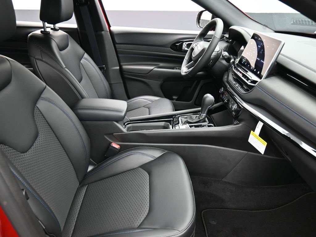 New 2026 Jeep Compass Latitude image 18