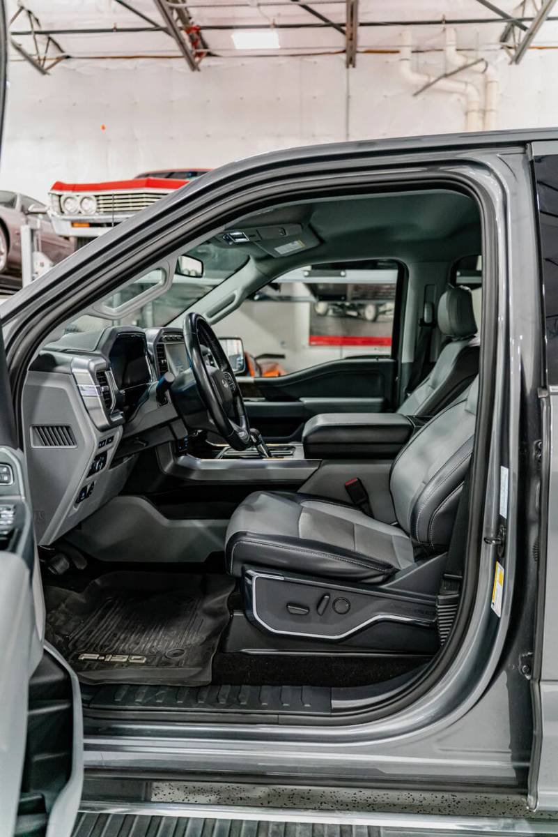Used 2023 Ford F150 Lariat w/ Trailer Tow Package AWD/4WD image 9