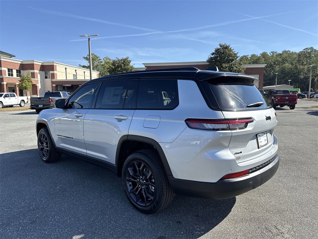 New 2025 Jeep Grand Cherokee L Limited w/ Trailer Tow Package image 5