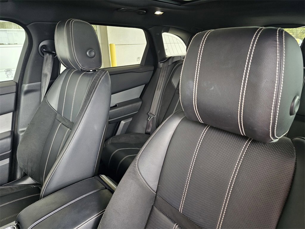 Used 2019 Land Rover Range Rover Velar R-Dynamic SE image 16