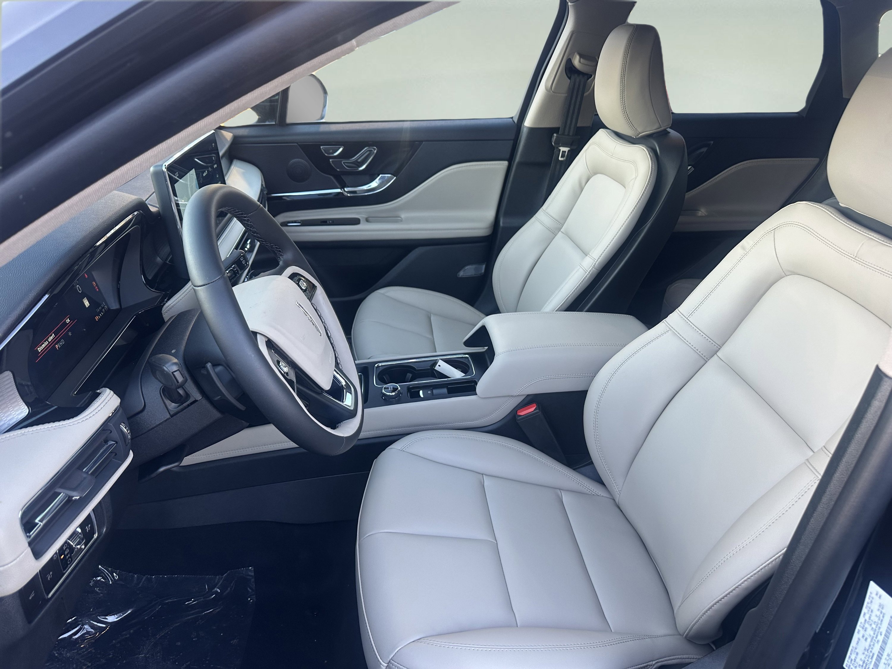 New 2026 Lincoln Corsair Premiere image 9