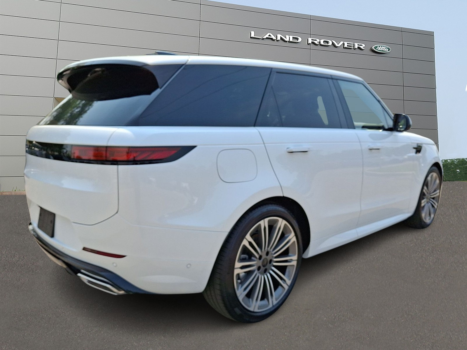 New 2026 Land Rover Range Rover Sport Dynamic SE AWD/4WD image 2