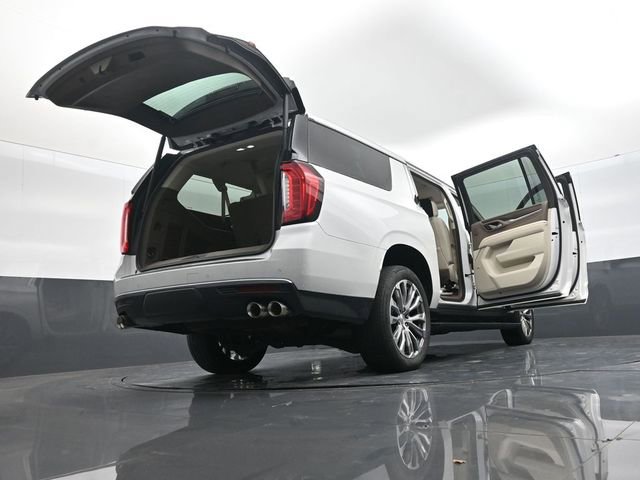 Used 2021 GMC Yukon XL Denali w/ Denali Premium Package image 29
