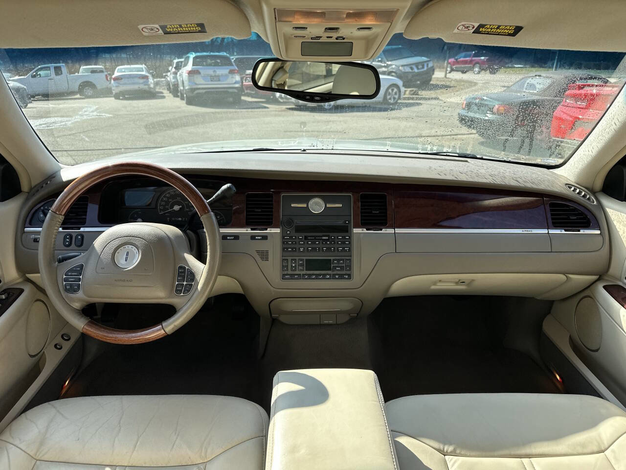 Used 2004 Lincoln Town Car Ultimate image 25